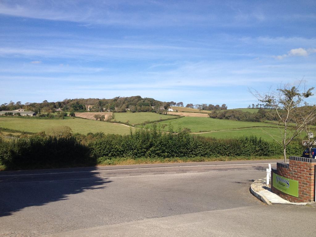 Newlands Holidays Bridport Exteriör bild