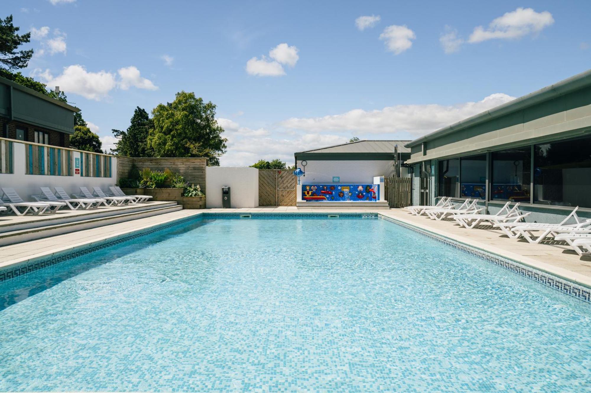 Newlands Holidays Bridport Exteriör bild